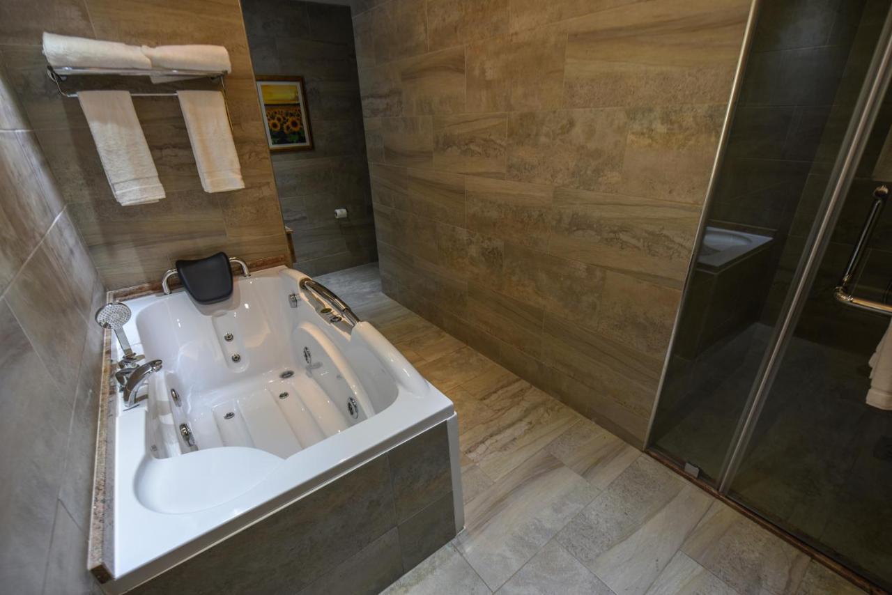 Casa Solada Hotel 캄팔라 외부 사진